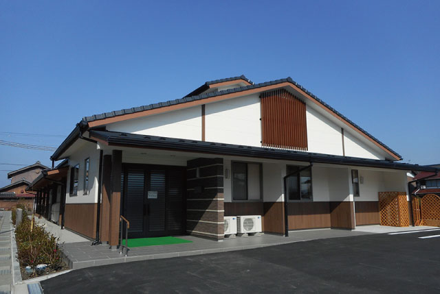 デイサービスの厨房補助・雑務（盛付け・配膳・掃除などの軽作業）／週2・3日のお仕事／年齢・経験不問◎